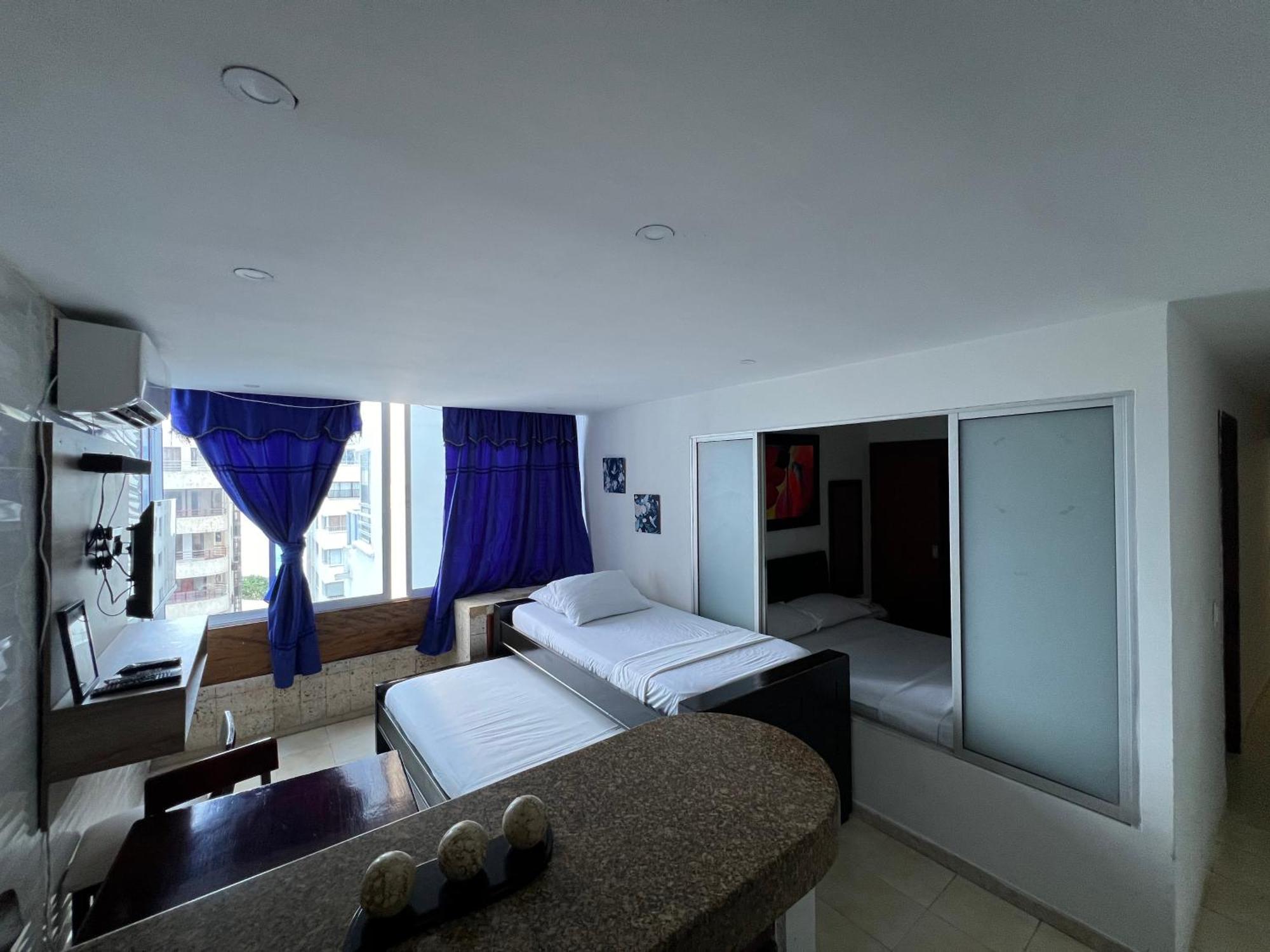 Edificio Atlantis Y Conquistador *