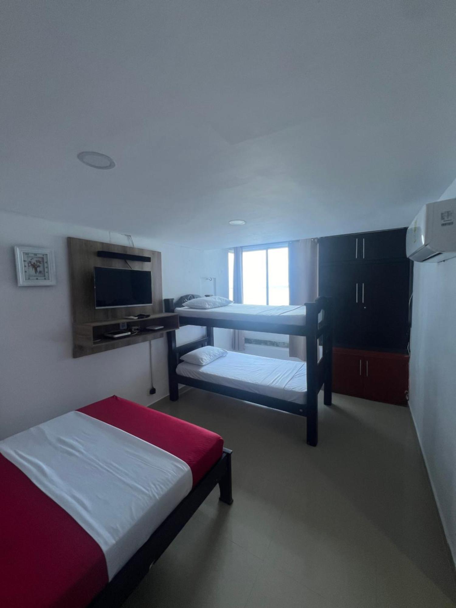 Edificio Atlantis Y Conquistador *